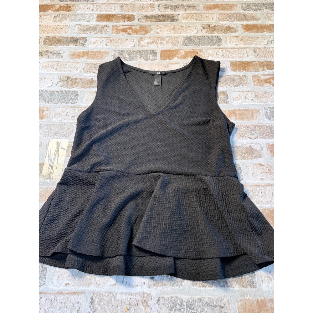 HM Black Textured Peplum Top Sleeveless V-Neck Blouse Womens Size Medium